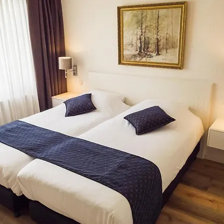 Western Hotel 4*